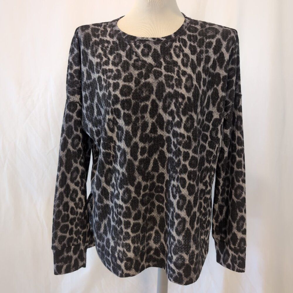 Pixie Lane Women’s Gray Leopard Print Top